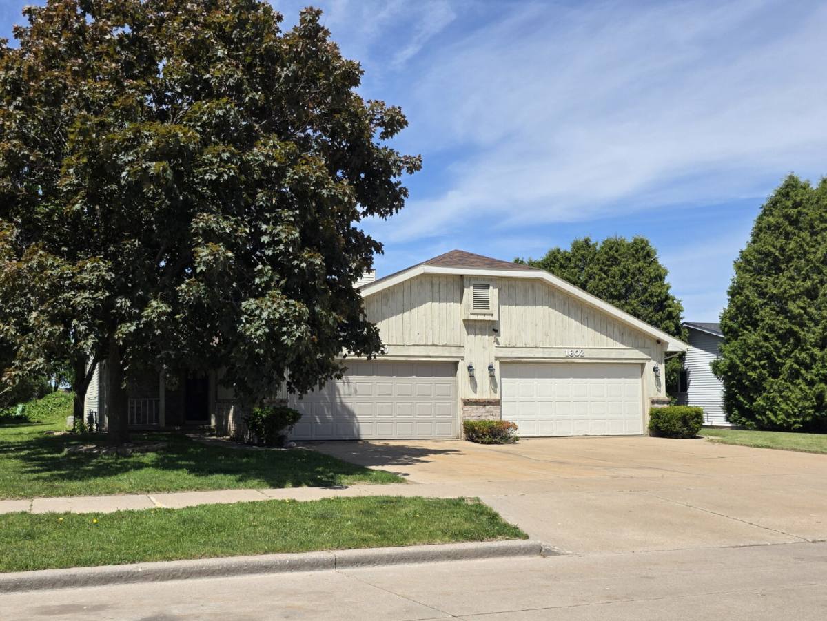 Townhouse for rent at 1600 E Tracia Lane, Appleton, WI 54911