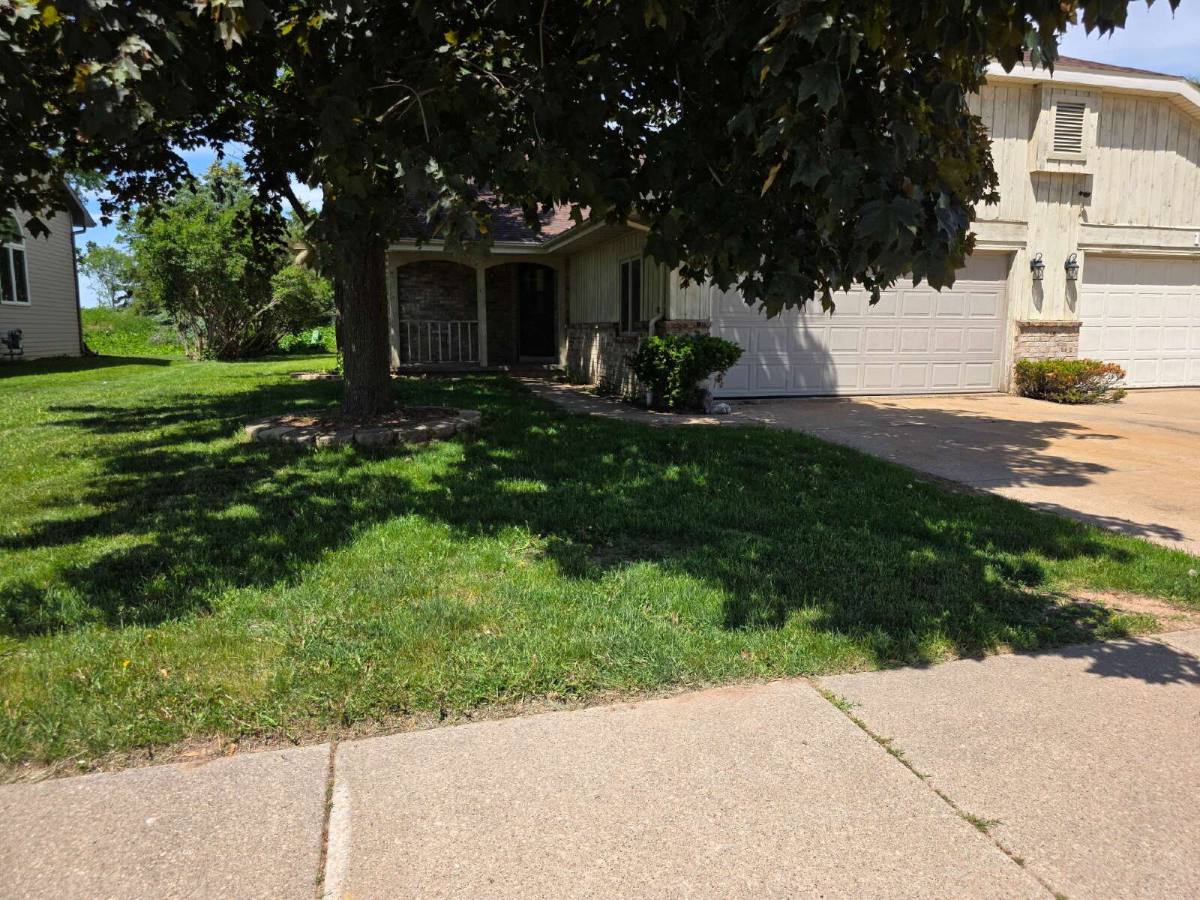 Townhouse for rent at 1600 E Tracia Lane, Appleton, WI 54911