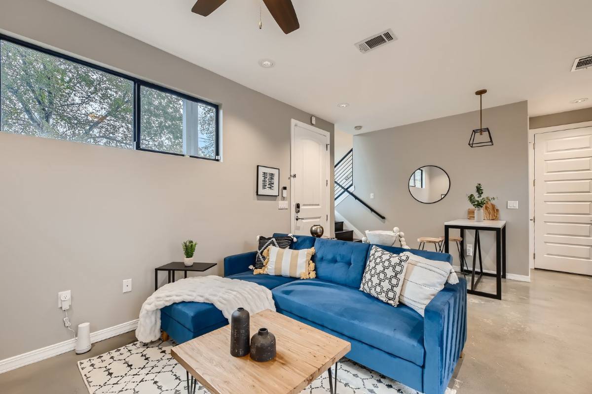 Townhouse for rent at 904 E 2nd St #B, Austin, TX 78702