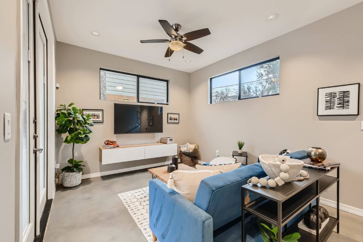 Townhouse for rent at 904 E 2nd St #B, Austin, TX 78702