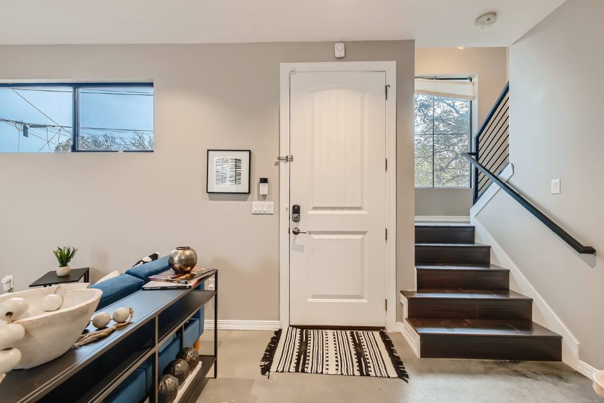 Townhouse for rent at 904 E 2nd St #B, Austin, TX 78702