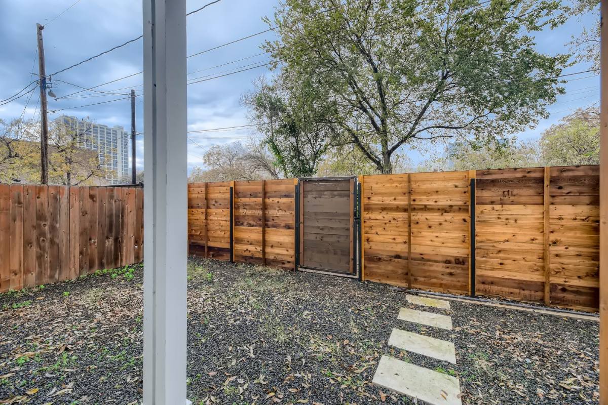Townhouse for rent at 904 E 2nd St #B, Austin, TX 78702