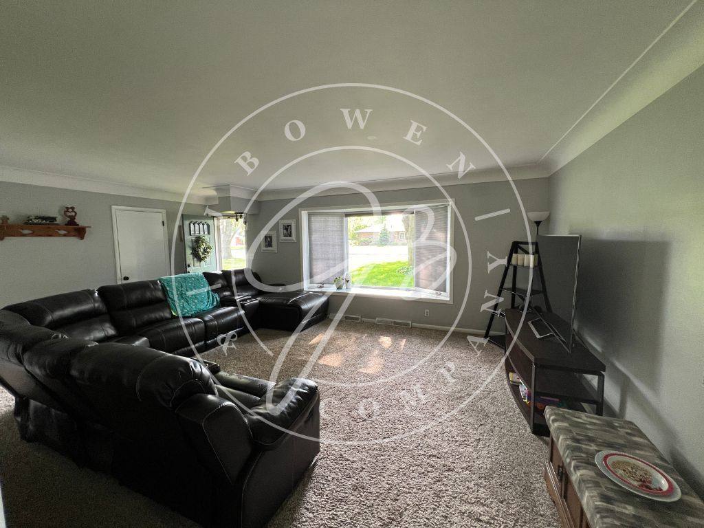 House for rent at 6016 Angleview Dr, Sylvania, OH 43560
