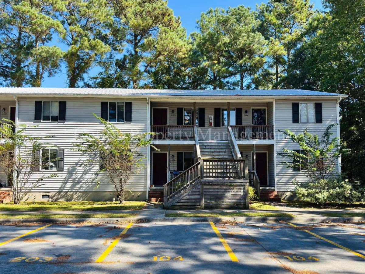 Apartment for rent at 107 Lullwater Dr #201, Wilmington, NC 28403
