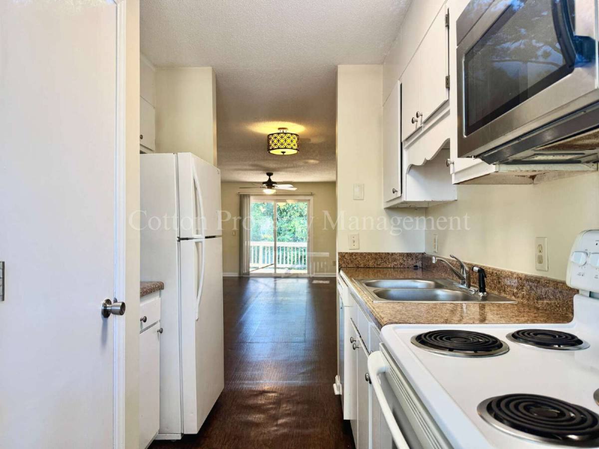 Apartment for rent at 107 Lullwater Dr #201, Wilmington, NC 28403
