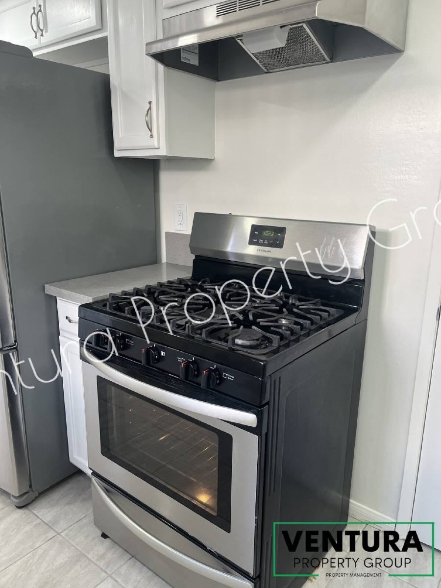 Apartment for rent at 520 S I St #3, Oxnard, CA 93033