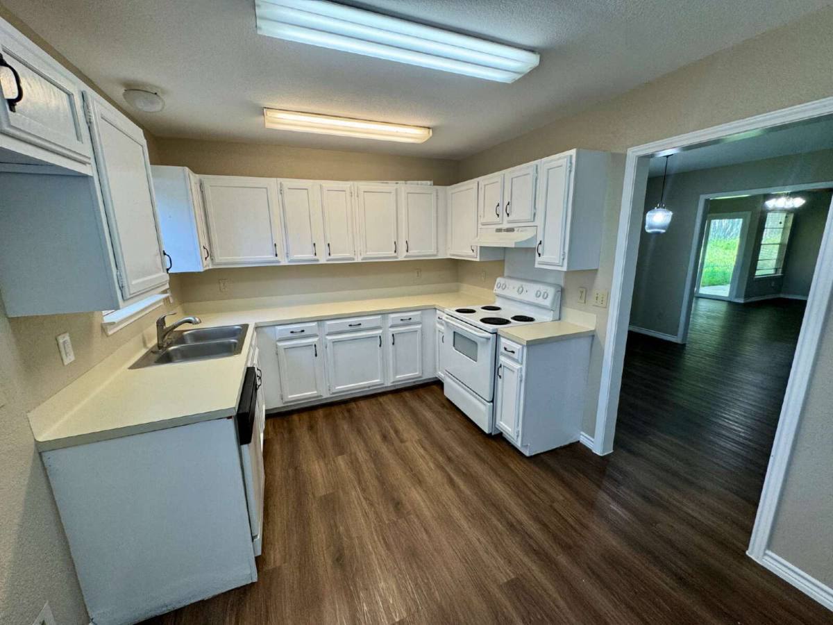 House for rent at 7206 Smokey Hill Rd, Austin, TX 78736