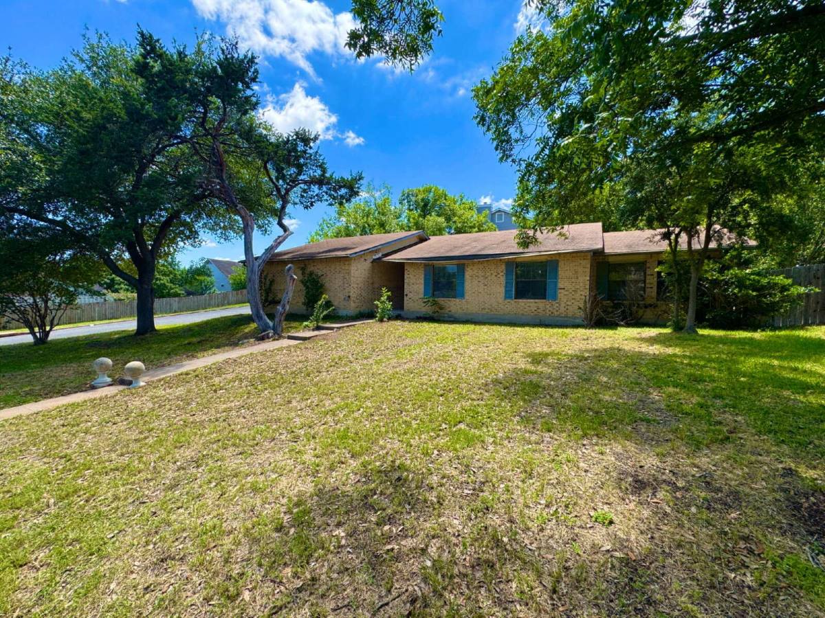 House for rent at 7206 Smokey Hill Rd, Austin, TX 78736