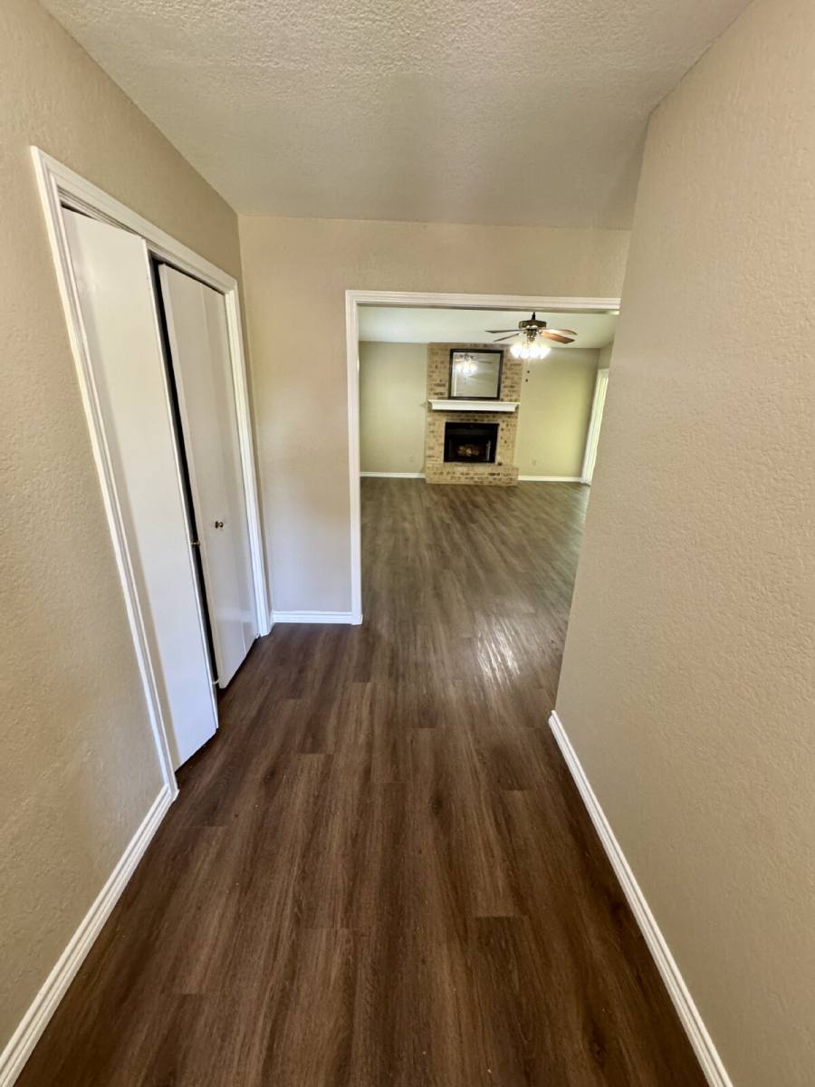 House for rent at 7206 Smokey Hill Rd, Austin, TX 78736