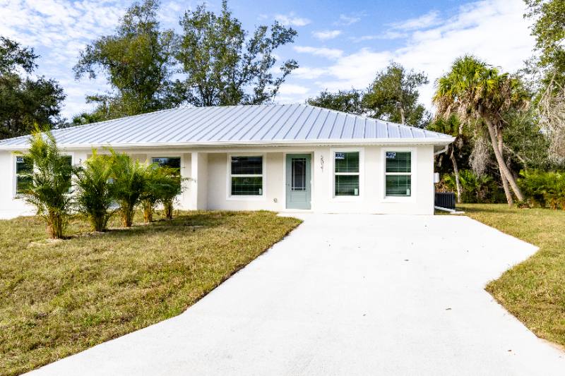 Townhouse for rent at 2021 Fraser St, Port Charlotte, FL 33948