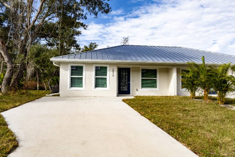 Townhouse for rent at 2023 Fraser St, Port Charlotte, FL 33948