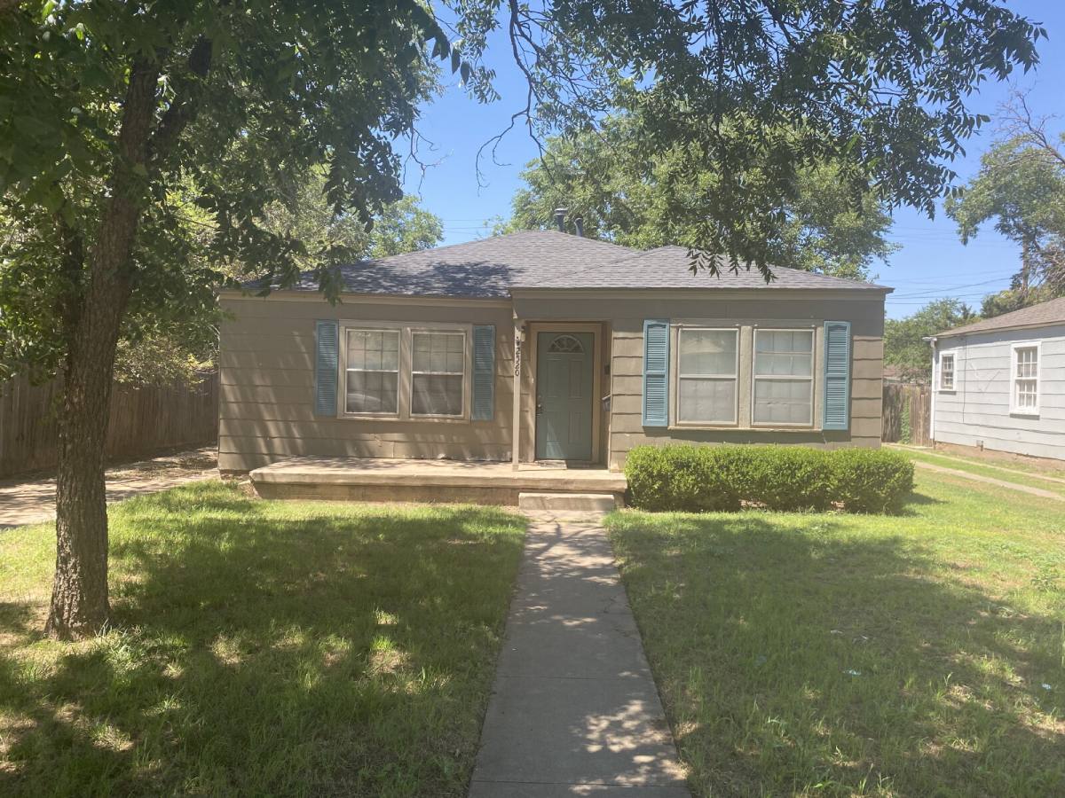 Townhouse for rent at 2520 27th St, Lubbock, TX 79410