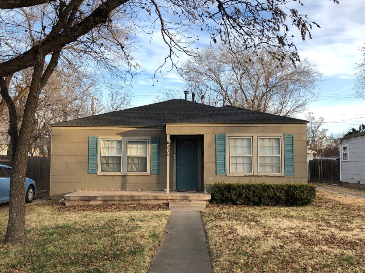 Townhouse for rent at 2520 27th St, Lubbock, TX 79410