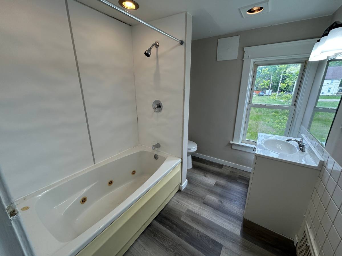House for rent at 109 Kent Court, Akron, OH 44305