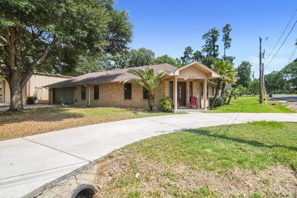 House for rent at 303 Shawnee, Montgomery, TX 77316