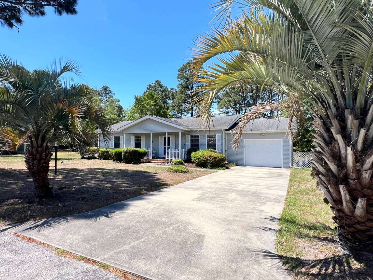 House for rent at 1093 Harbor Dr SW, Calabash, NC 28467