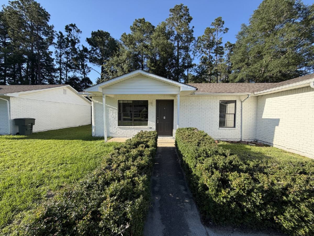 Apartment for rent at 1460 Sunset Blvd #6, Jesup, GA 31545