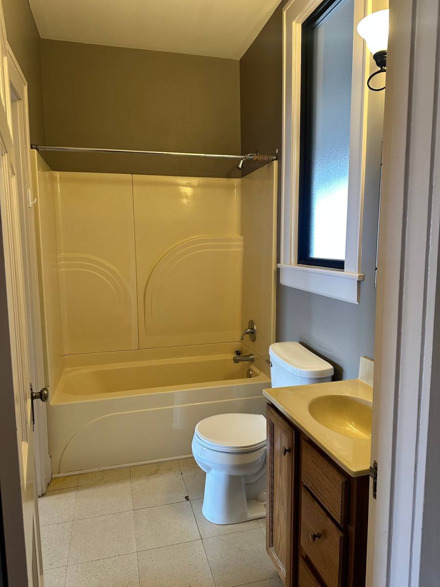 Apartment for rent at 12 N Main St #2, Madisonville, KY 42431