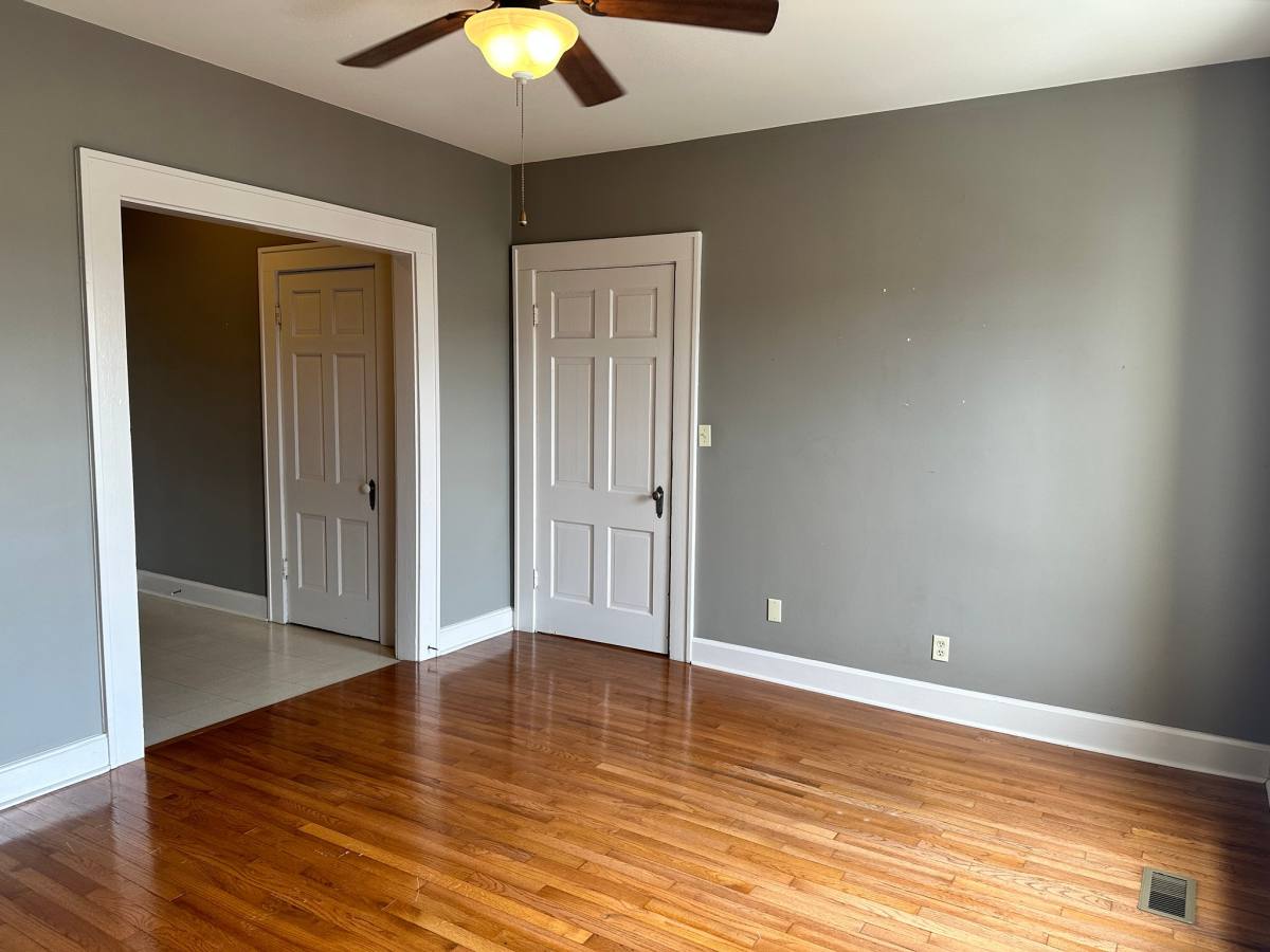 Apartment for rent at 12 N Main St #2, Madisonville, KY 42431