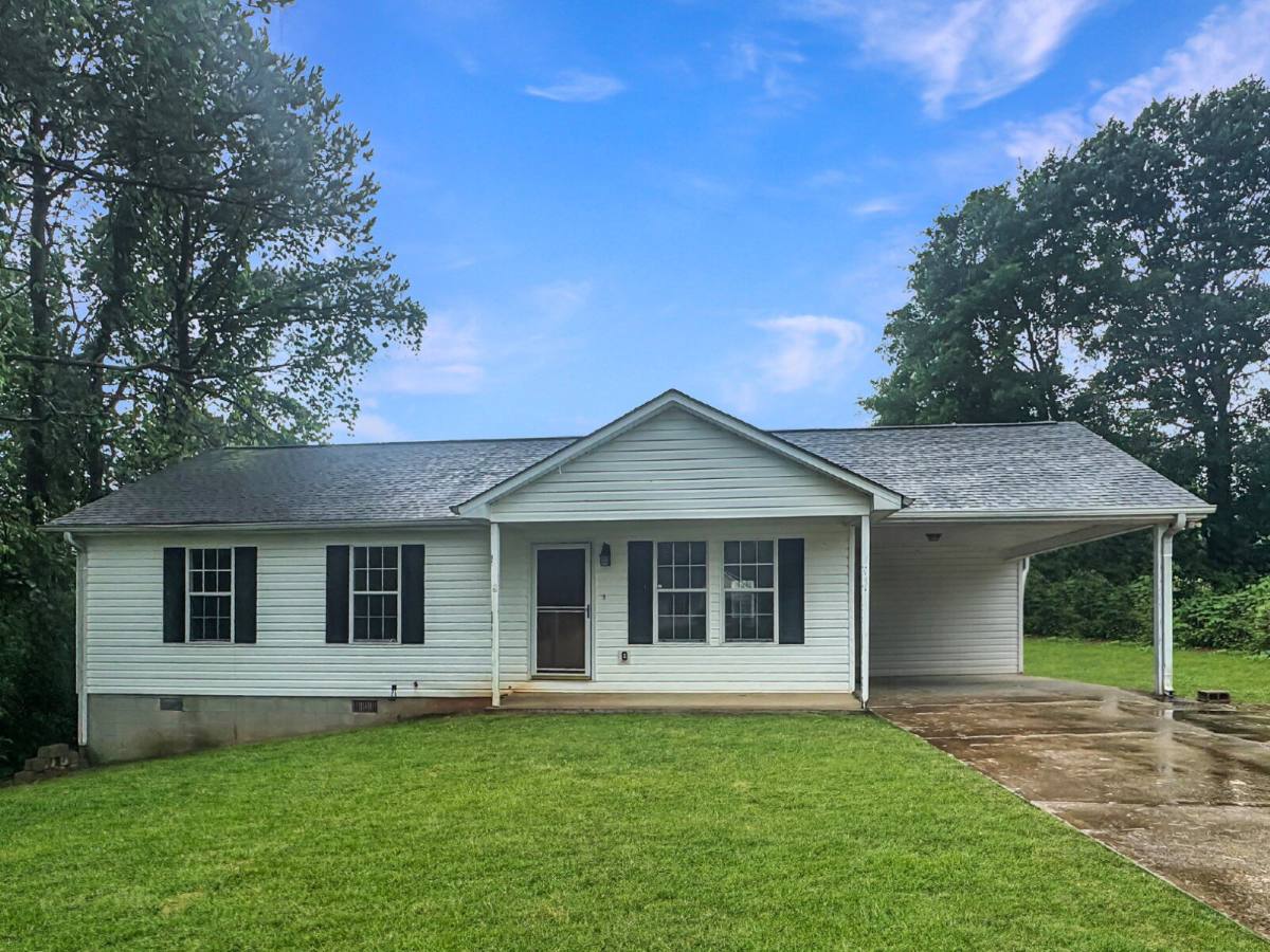 House for rent at 4031 Oliver Dr, Gainesville, GA 30506