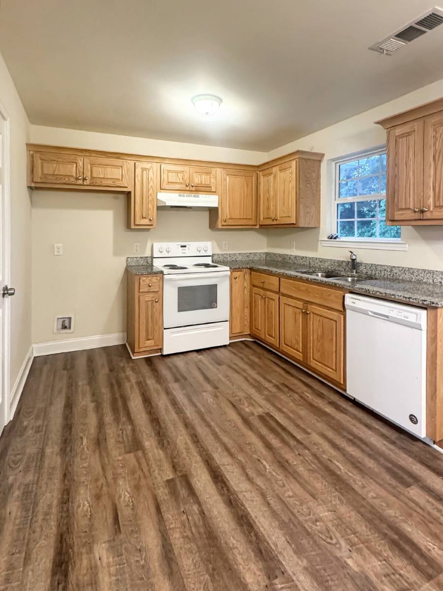 House for rent at 4045 Oliver Dr, Gainesville, GA 30506