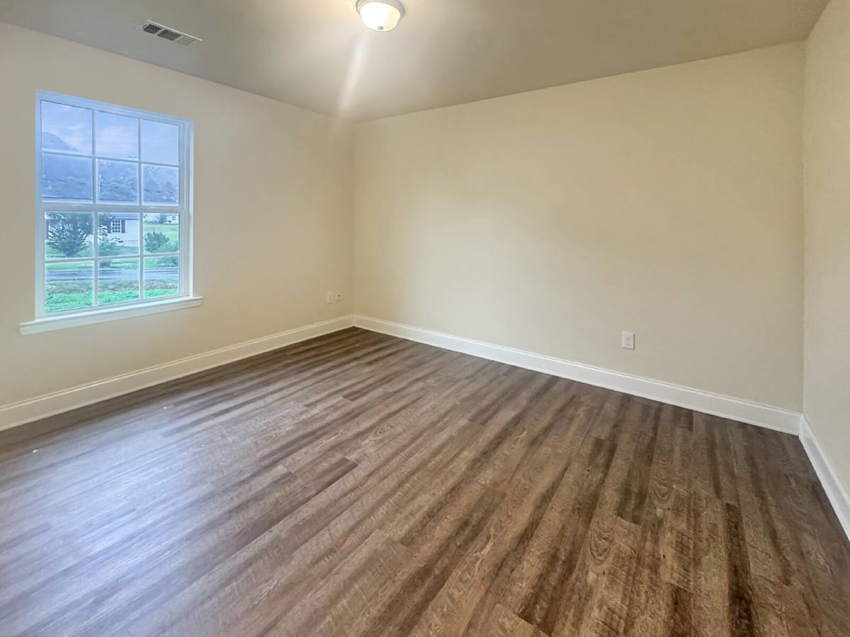 House for rent at 4045 Oliver Dr, Gainesville, GA 30506