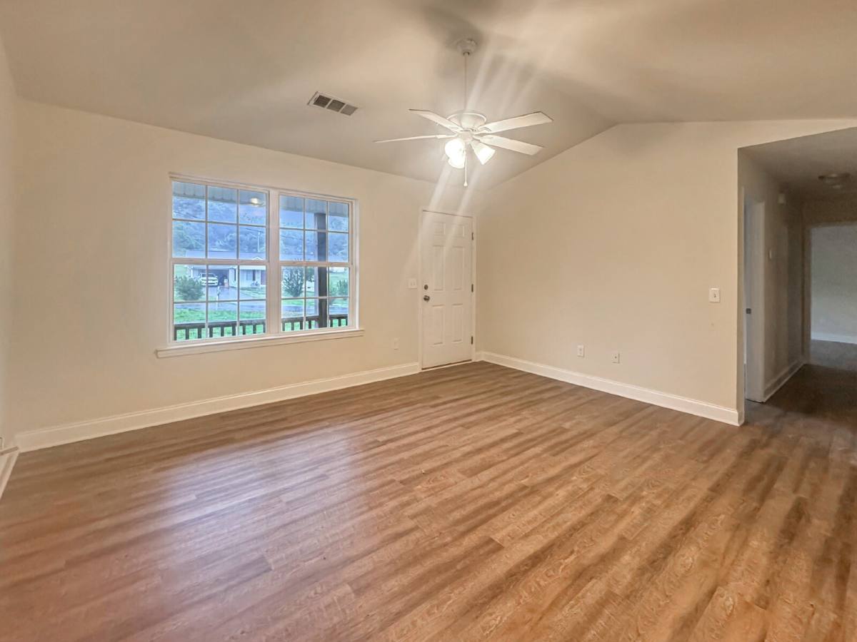 House for rent at 4045 Oliver Dr, Gainesville, GA 30506