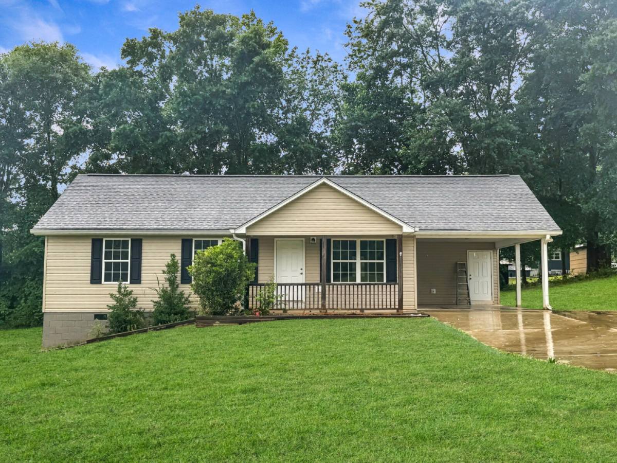 House for rent at 4045 Oliver Dr, Gainesville, GA 30506