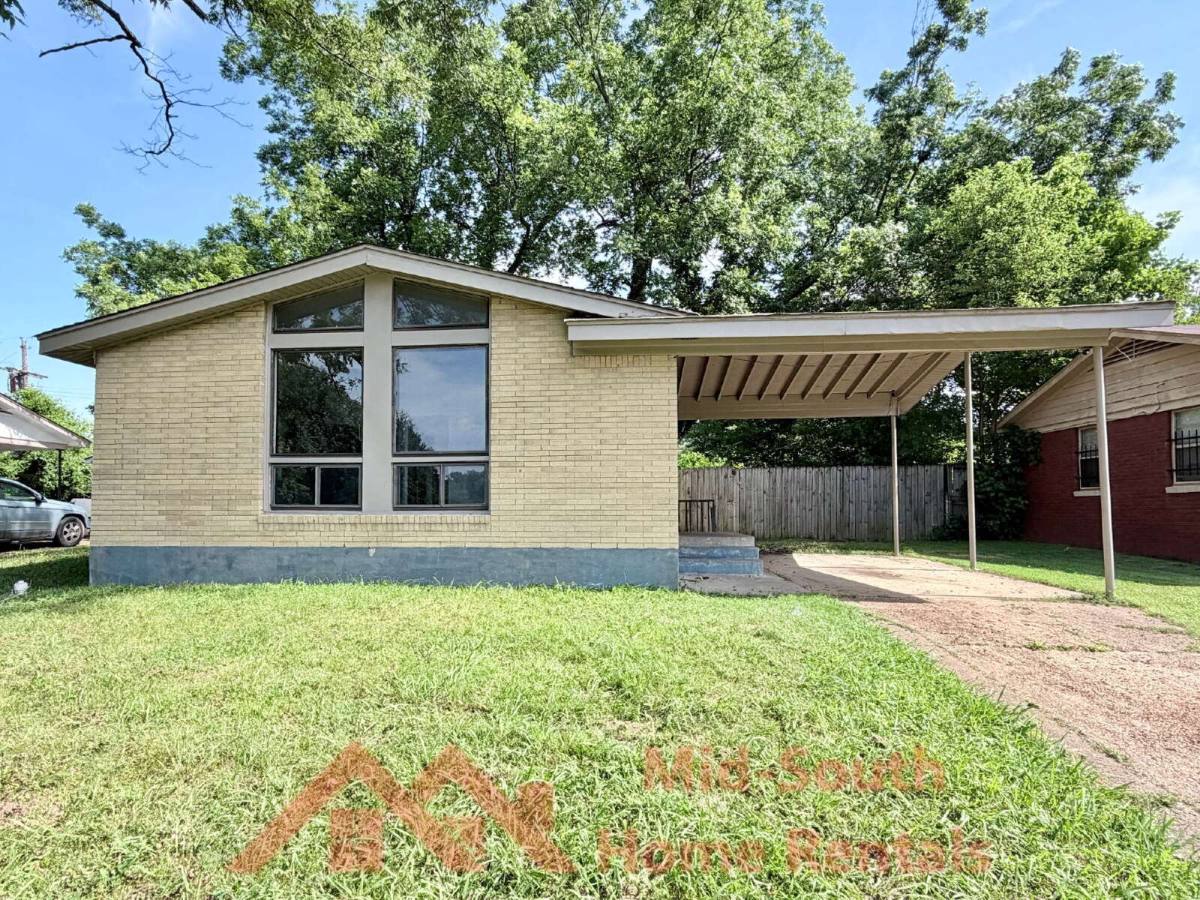 House for rent at 2298 Dells Ave, Memphis, TN 38127