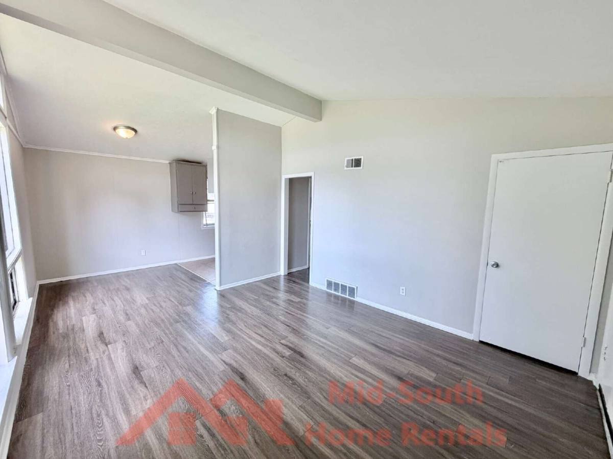 House for rent at 2298 Dells Ave, Memphis, TN 38127