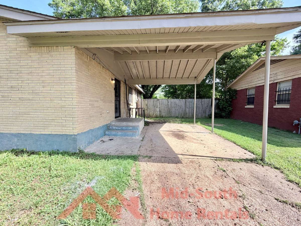 House for rent at 2298 Dells Ave, Memphis, TN 38127