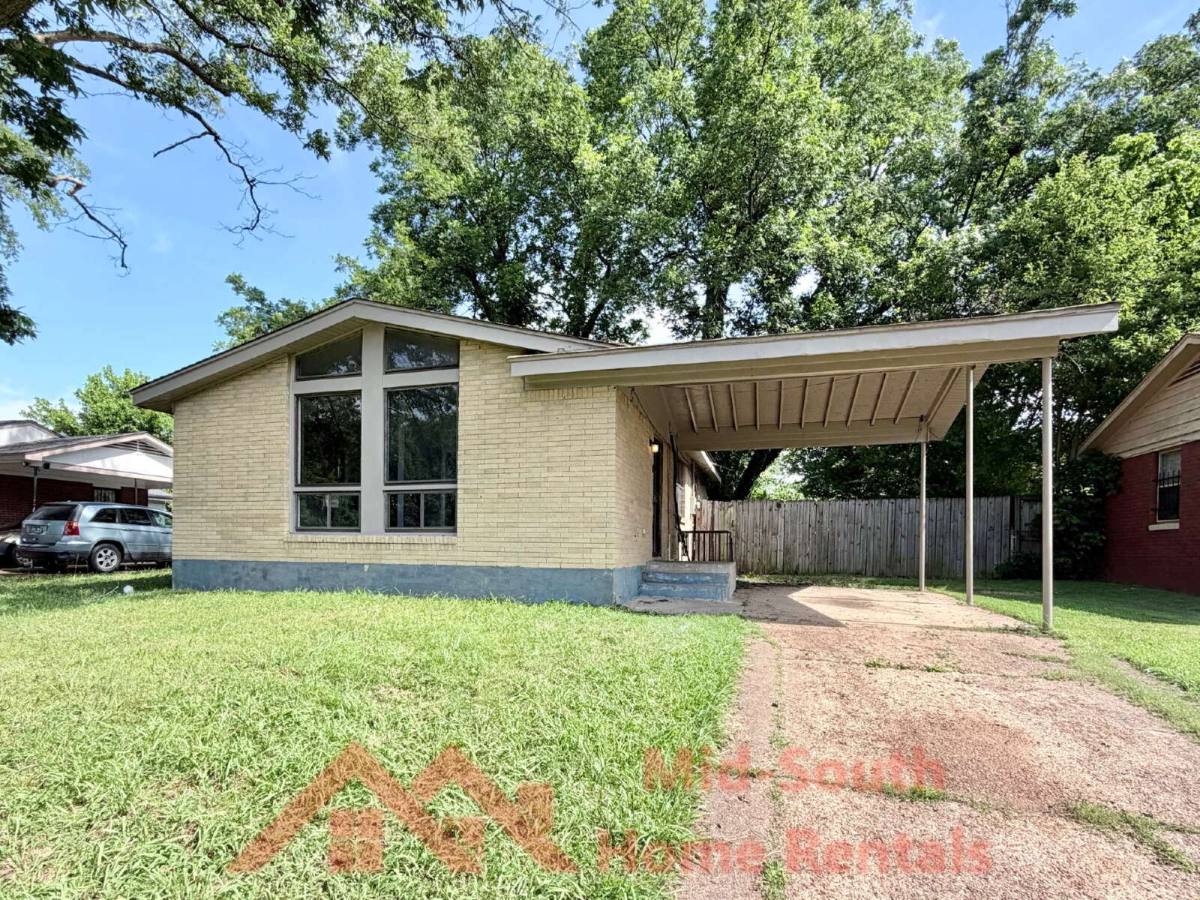 House for rent at 2298 Dells Ave, Memphis, TN 38127