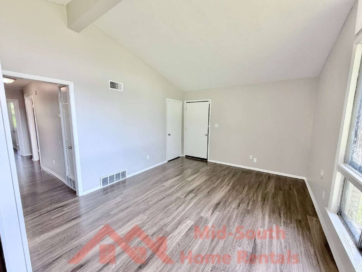 House for rent at 2298 Dells Ave, Memphis, TN 38127