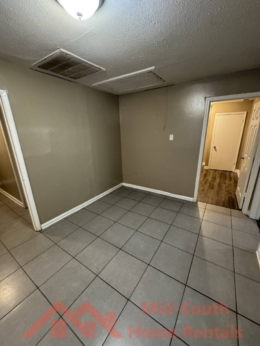 Apartment for rent at 1604 Echles St, Memphis, TN 38111