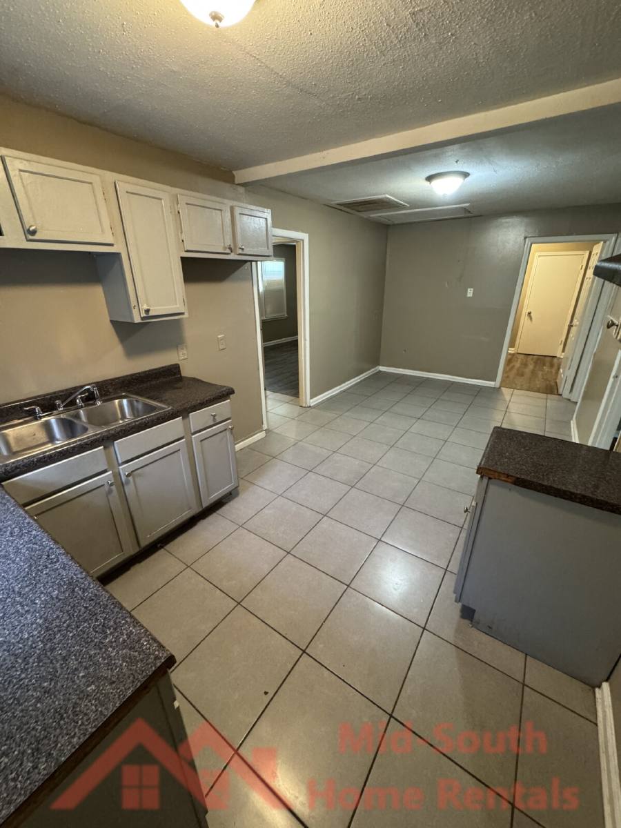 Apartment for rent at 1604 Echles St, Memphis, TN 38111