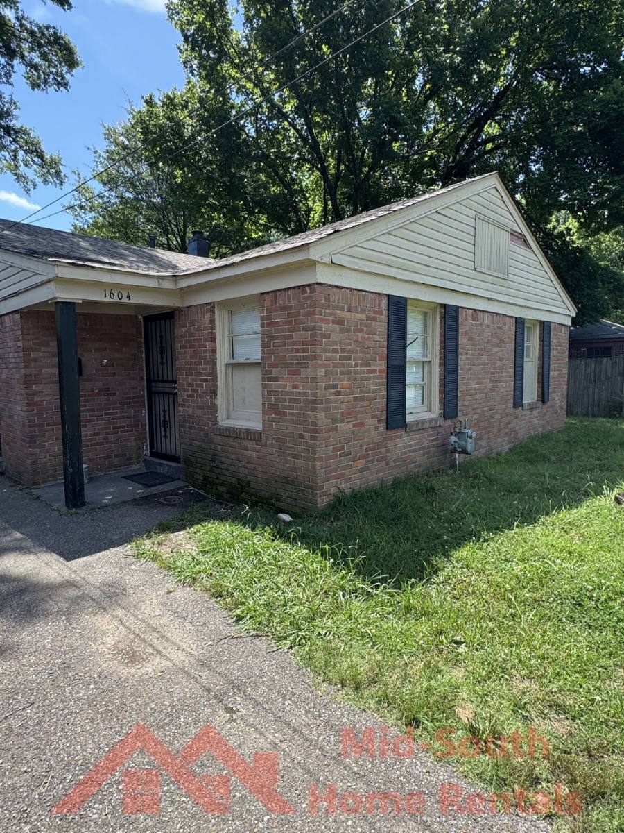 Apartment for rent at 1604 Echles St, Memphis, TN 38111