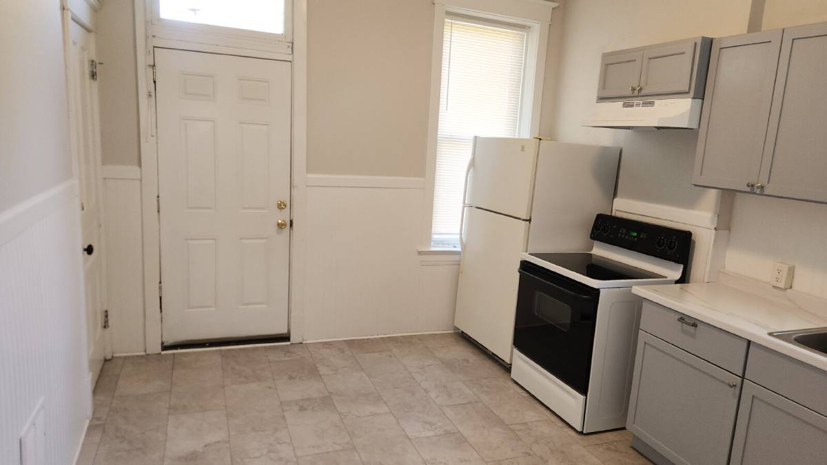 Townhouse for rent at 3721 Iowa Ave, Saint Louis, MO 63118