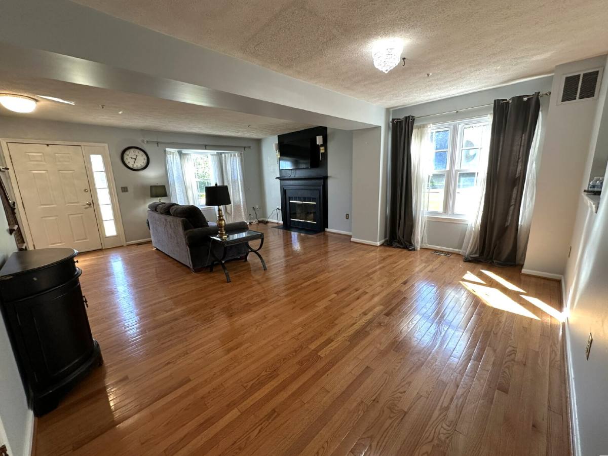 Townhouse for rent at 850 Medinah Circle, Westminster, MD 21158