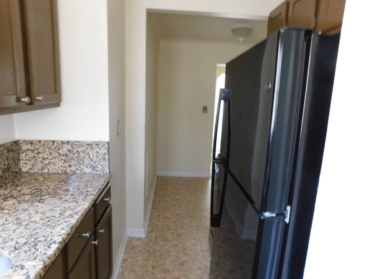 Apartment for rent at 23540 Glenbrook, Saint Clair Shores, MI 48082
