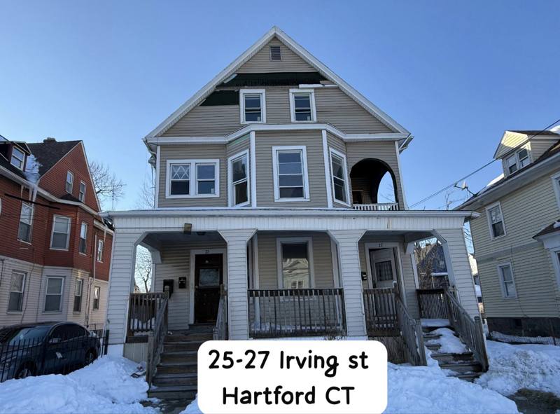 Townhouse for rent at 25-27 Irving St #2, Hartford, CT 06106