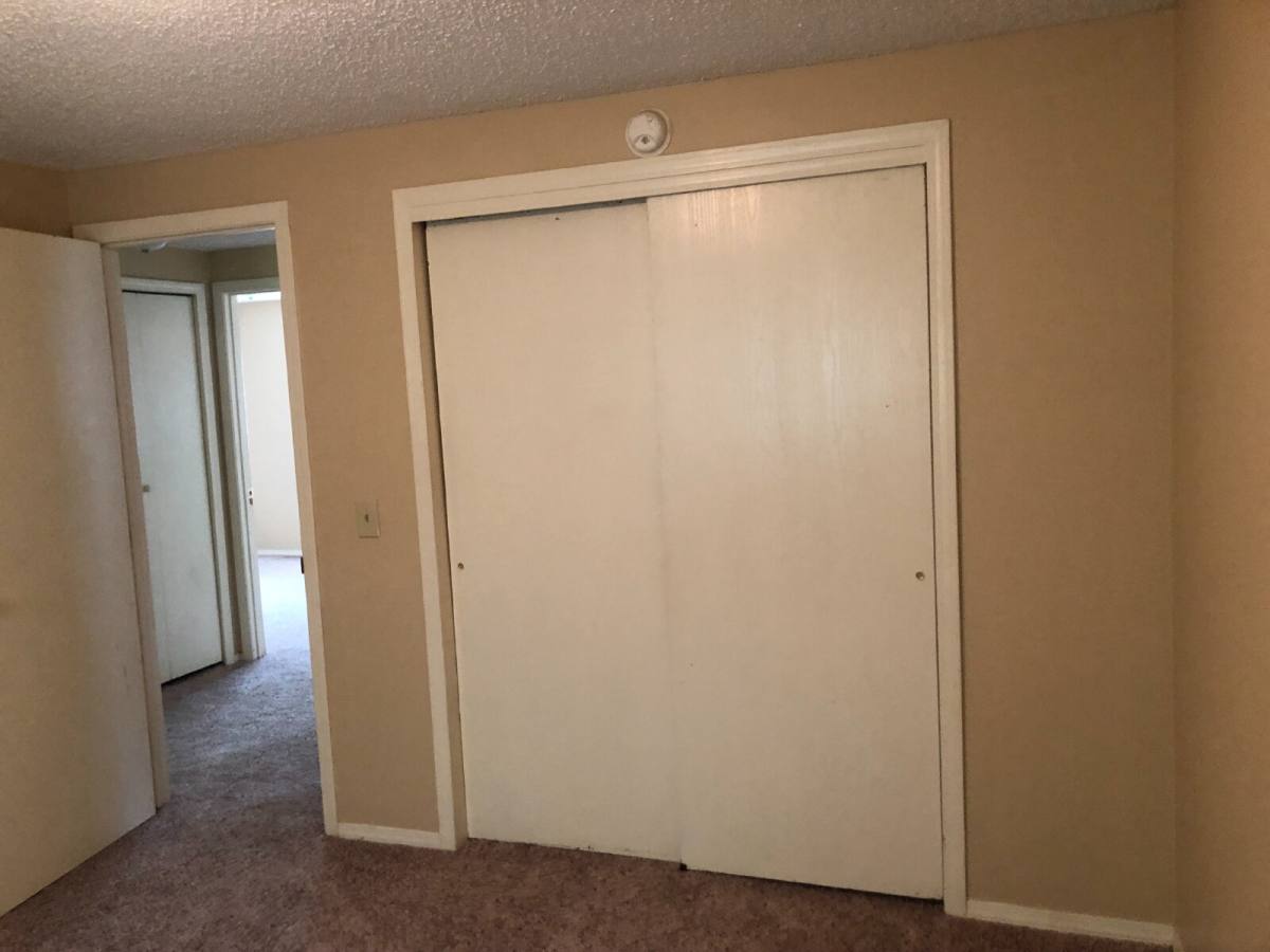 Townhouse for rent at 902 Evergreen Ave, Hollister, MO 65672