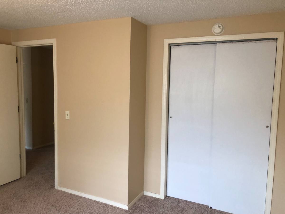 Townhouse for rent at 902 Evergreen Ave, Hollister, MO 65672