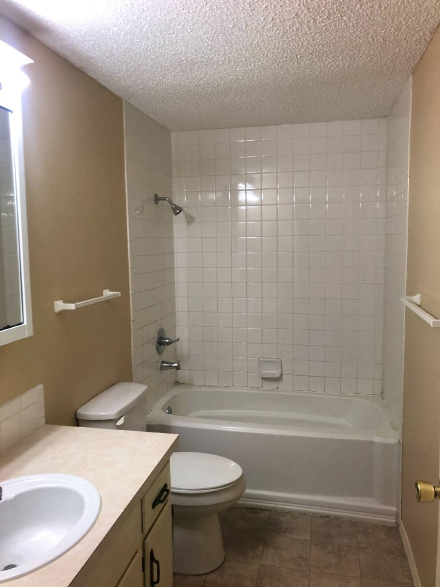 Townhouse for rent at 902 Evergreen Ave, Hollister, MO 65672