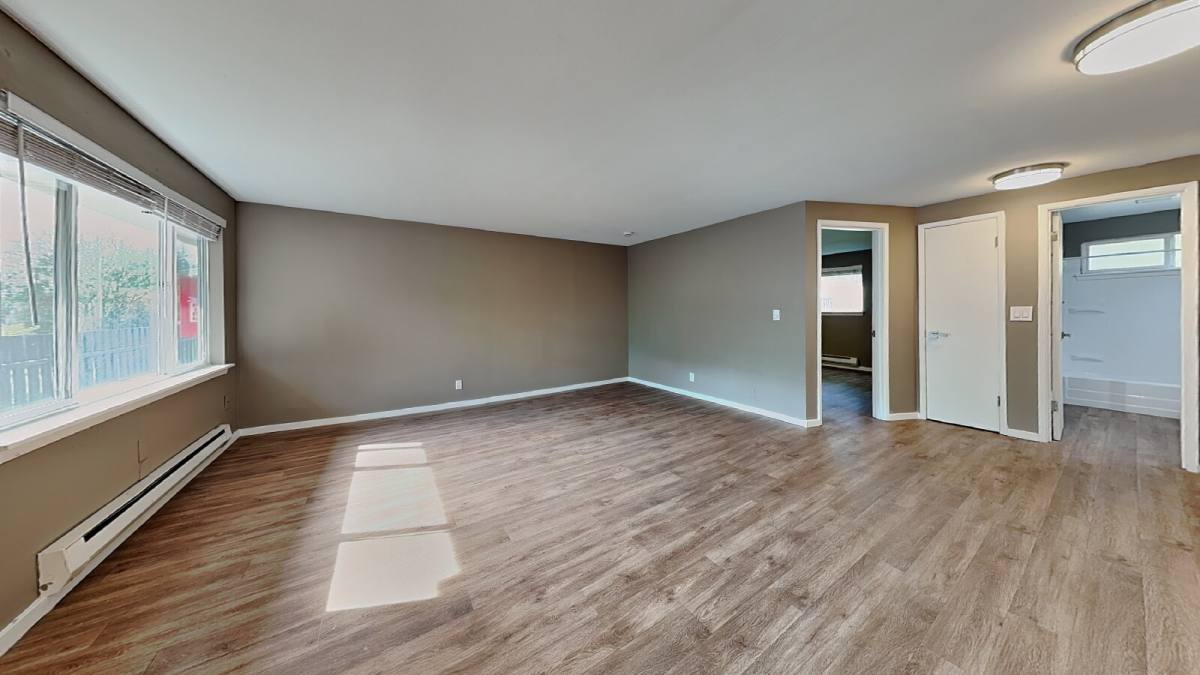 Apartment for rent at 102 Summit Ave N #8, Kent, WA 98030