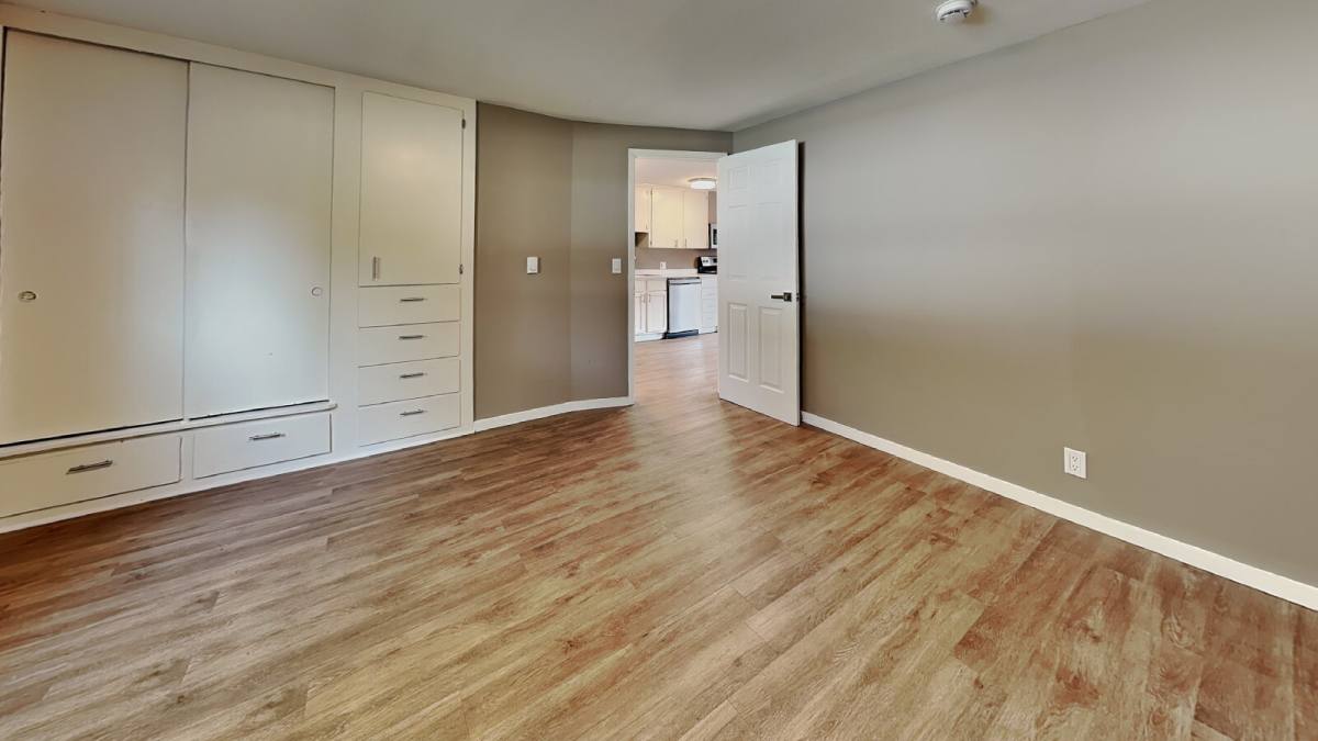 Apartment for rent at 102 Summit Ave N #8, Kent, WA 98030