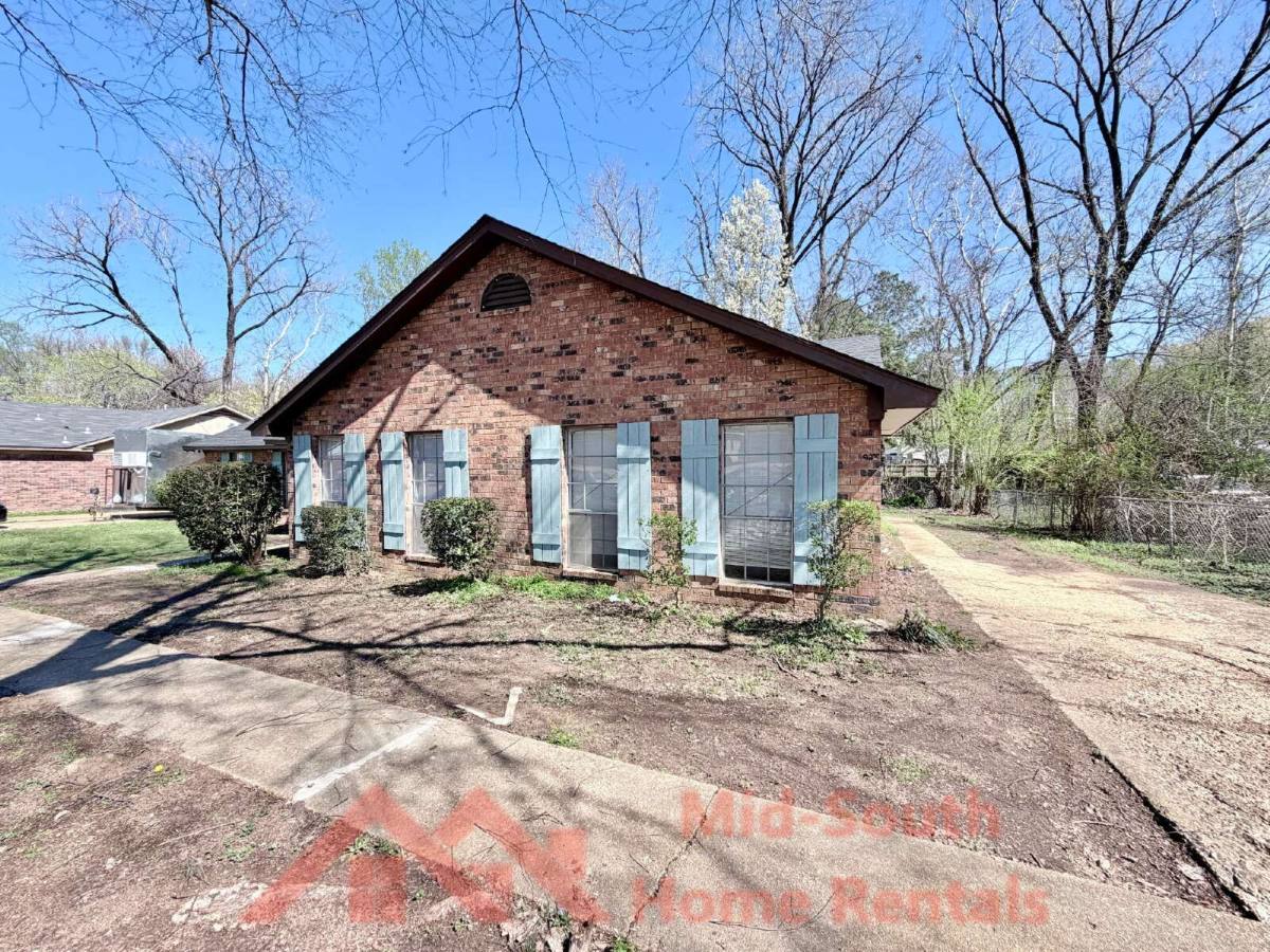 Townhouse for rent at 4016 Socorro Dr, Memphis, TN 38128