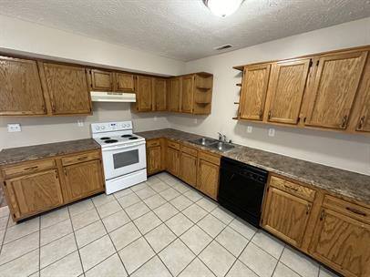 Townhouse for rent at 350 Codell Dr, Lexington, KY 40509