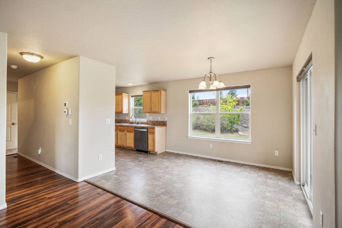 House for rent at 61095 Borden Dr, Bend, OR 97702
