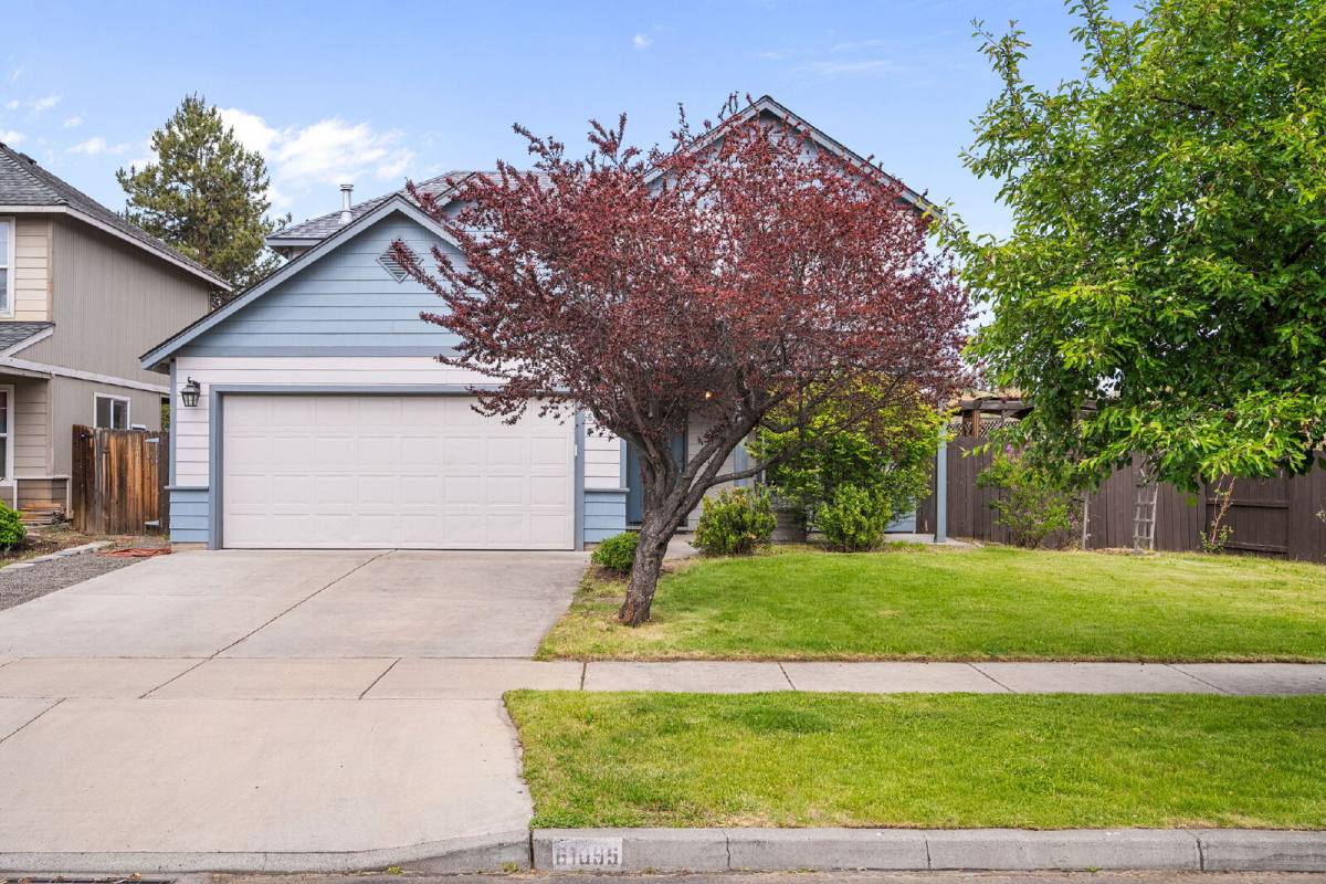 House for rent at 61095 Borden Dr, Bend, OR 97702