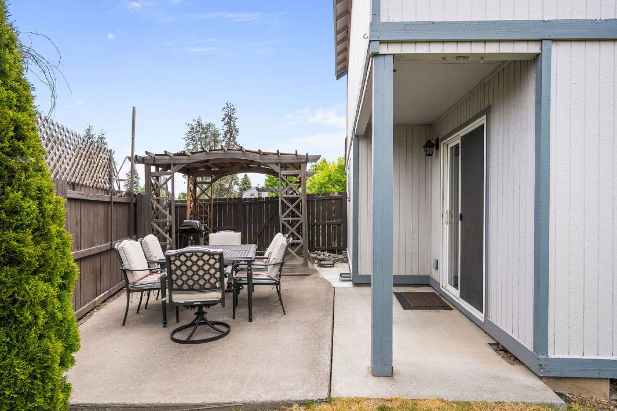 House for rent at 61095 Borden Dr, Bend, OR 97702